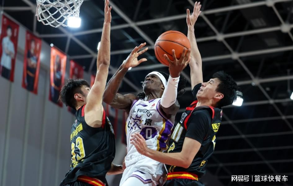 世界杯客户端更新下载-148比2狂胜146分！中国篮坛惊现夸张比分：全场只打进一球绝了？